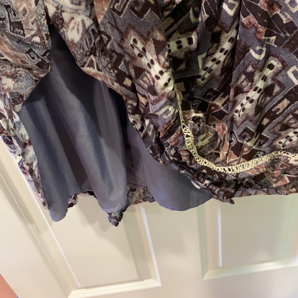 BB Dakota Flirty V Neck Dress - Picture 10 of 14